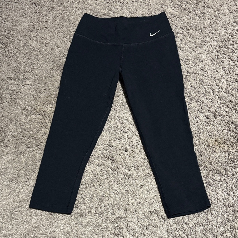 Nike women’s dri-fit Capri leggings